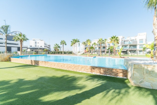 Z drugiej ręki - Mieszkanie w bloku -
El Raso - Costa Blanca