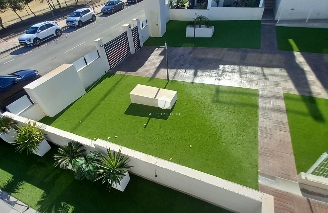 Z drugiej ręki - Daszek -
San Miguel de Salinas - Costa Blanca