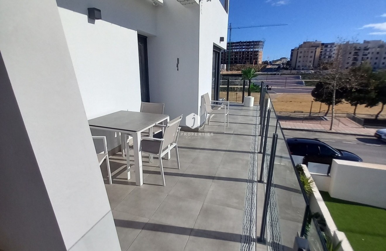 Z drugiej ręki - Daszek -
San Miguel de Salinas - Costa Blanca