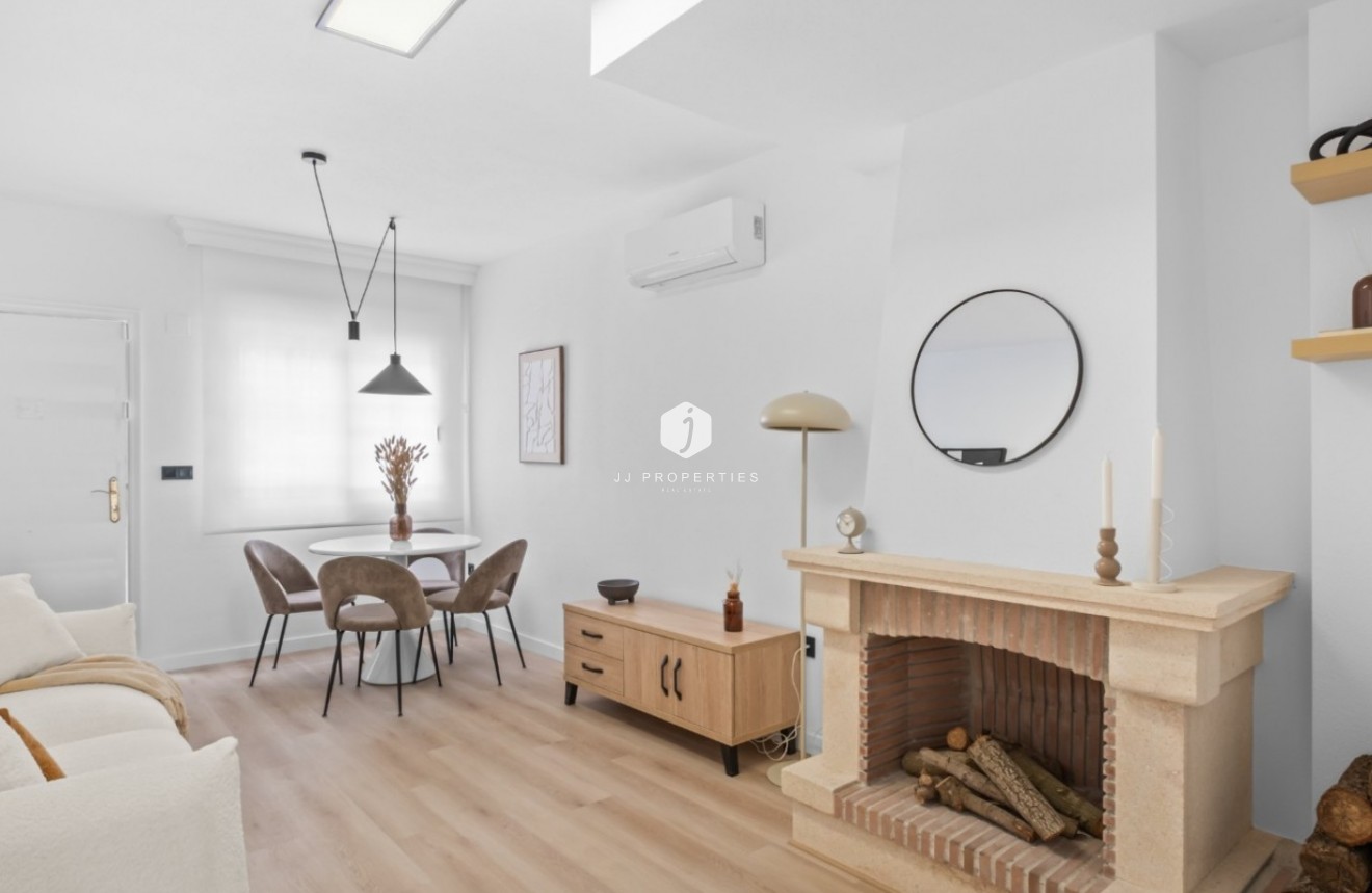Tweedehands - Villa -
Orihuela Costa - Costa Blanca