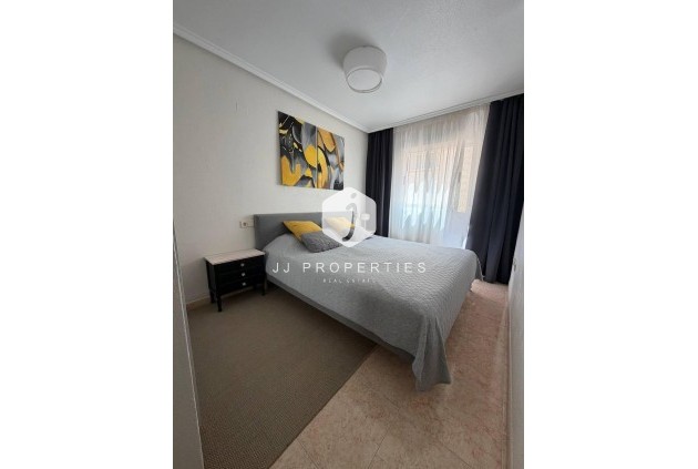 D'occasion - Appartement -
Torrevieja - Centro