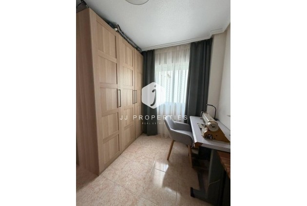 D'occasion - Appartement -
Torrevieja - Centro