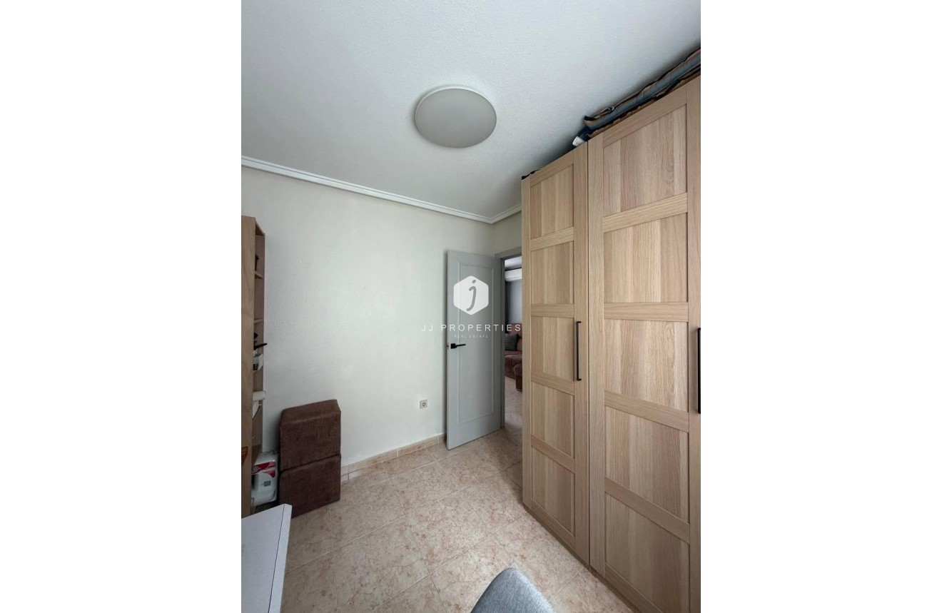 D'occasion - Appartement -
Torrevieja - Centro