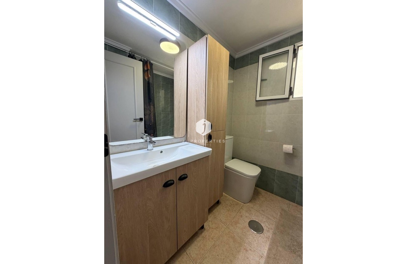 D'occasion - Appartement -
Torrevieja - Centro