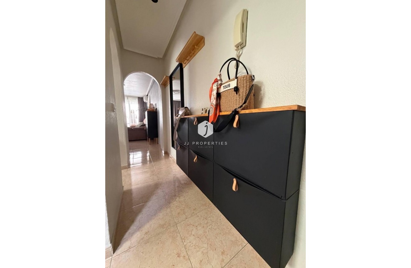 D'occasion - Appartement -
Torrevieja - Centro