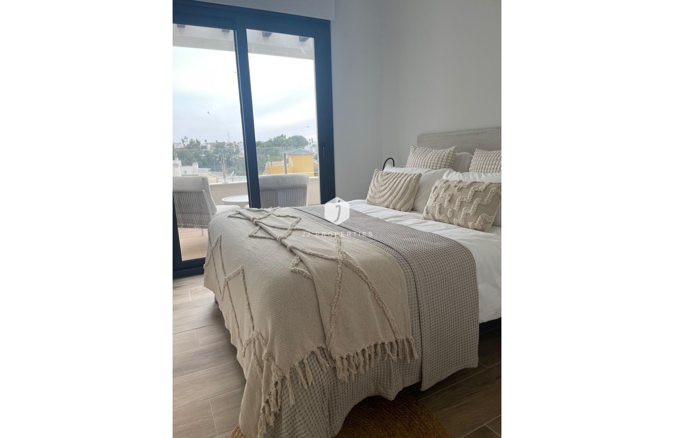 Aus zweiter Hand - Penthouse -
Orihuela Costa - Las Filipinas