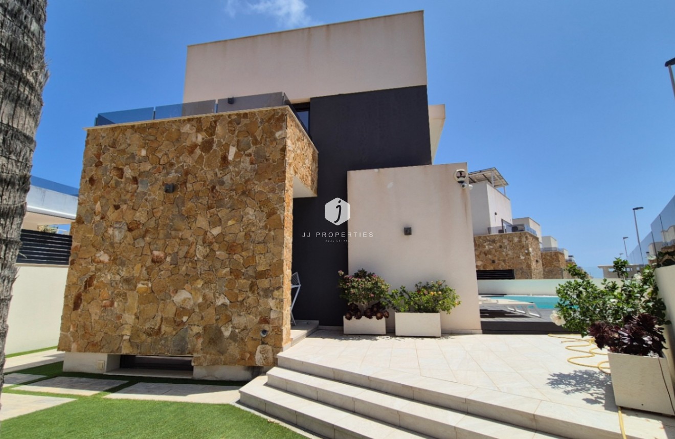 Tweedehands - Villa -
Torrevieja - Costa Blanca