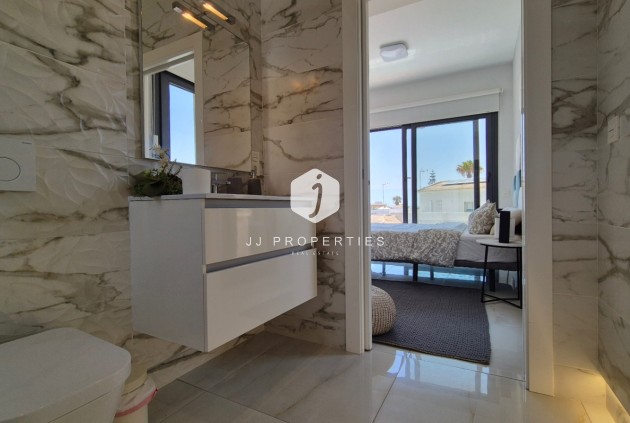 Tweedehands - Villa -
Torrevieja - Costa Blanca
