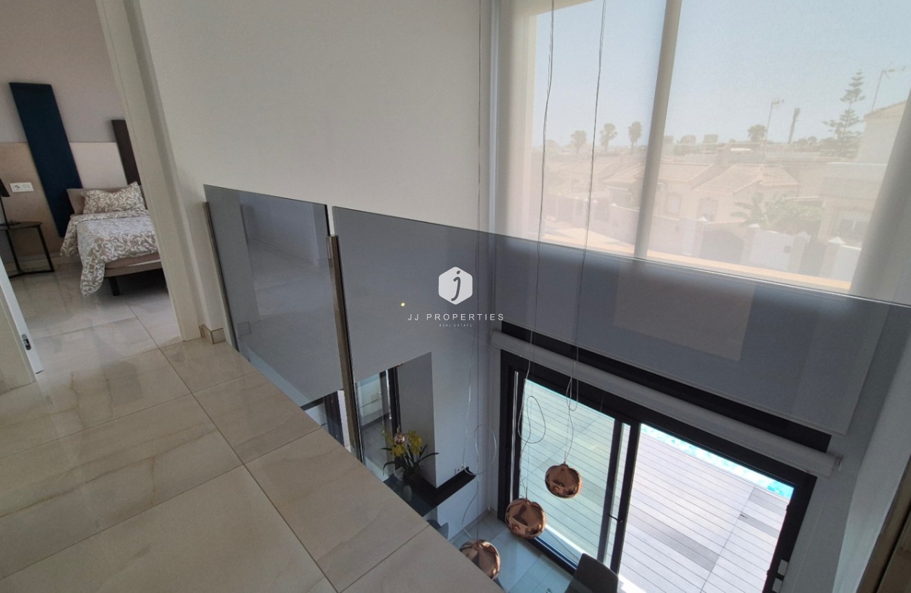 Tweedehands - Villa -
Torrevieja - Costa Blanca