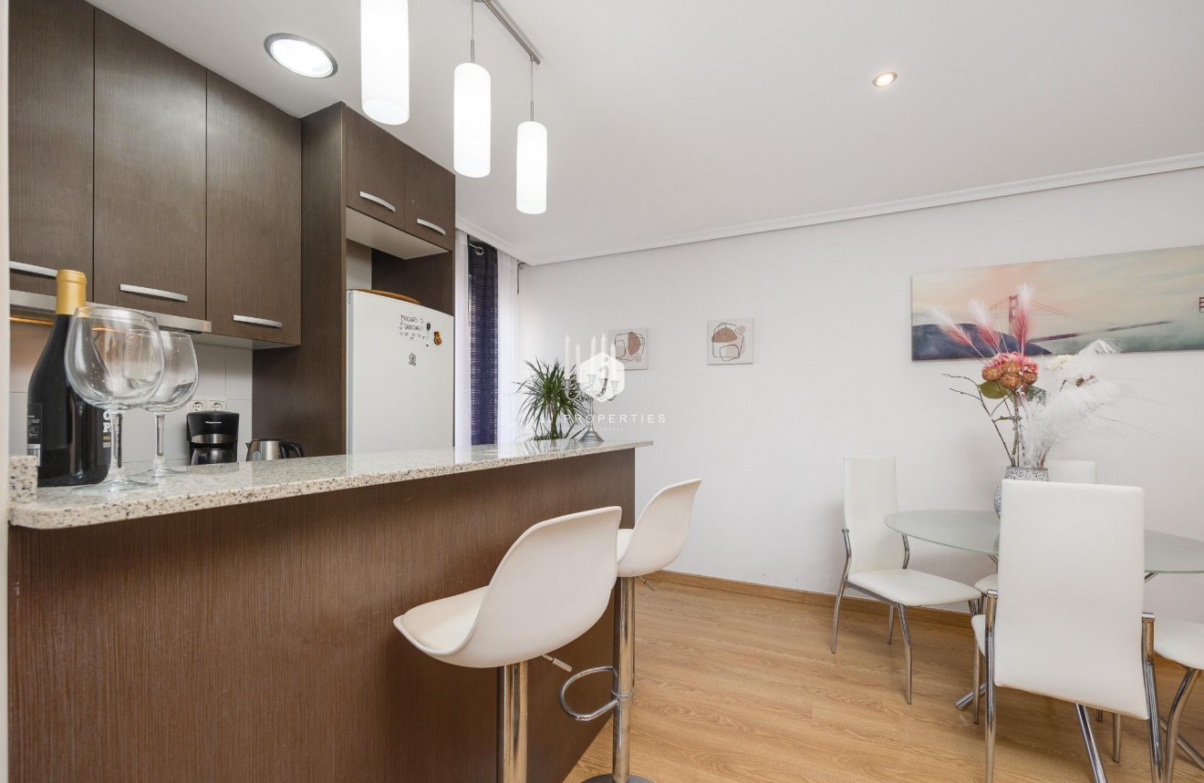 D'occasion - Appartement -
Torrevieja - Centro