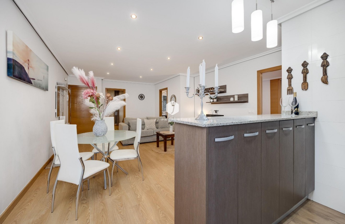 D'occasion - Appartement -
Torrevieja - Centro
