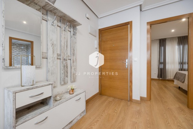D'occasion - Appartement -
Torrevieja - Centro