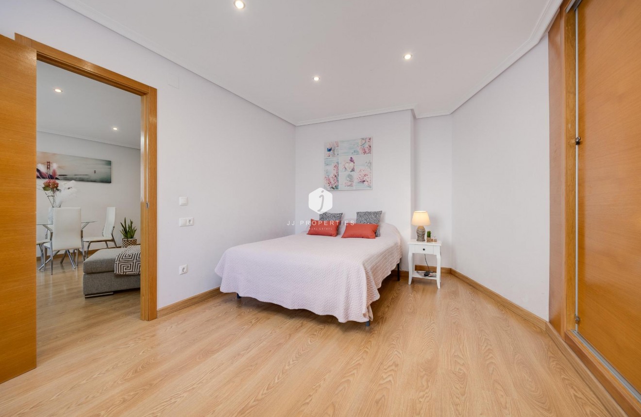 D'occasion - Appartement -
Torrevieja - Centro
