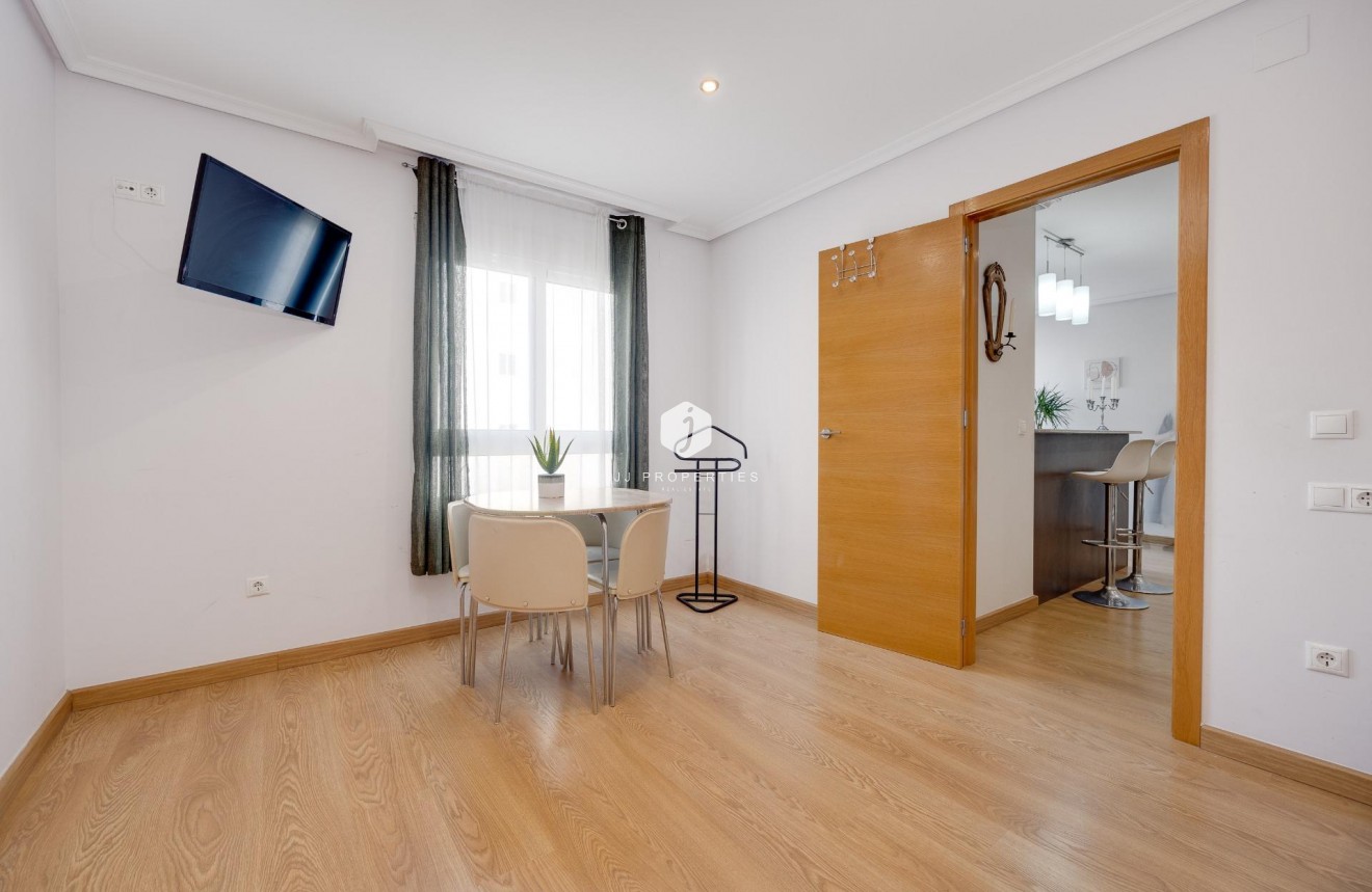 D'occasion - Appartement -
Torrevieja - Centro