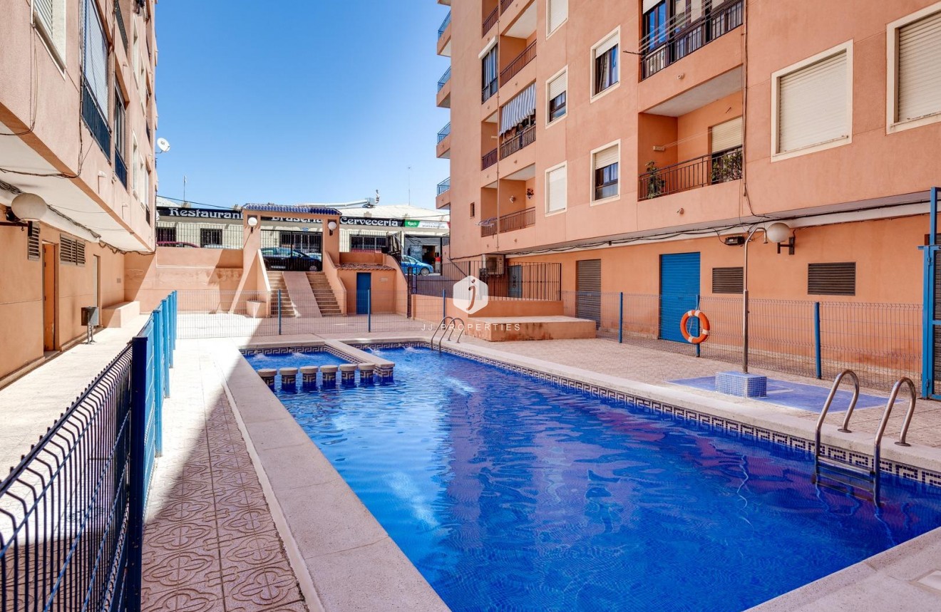 D'occasion - Appartement -
Torrevieja - Centro