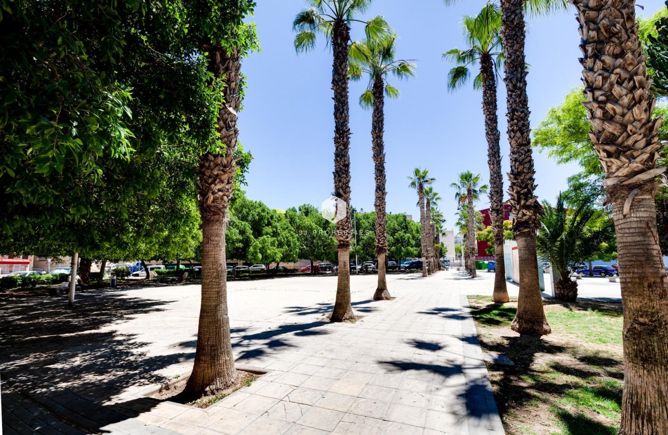 D'occasion - Appartement -
Torrevieja - Centro
