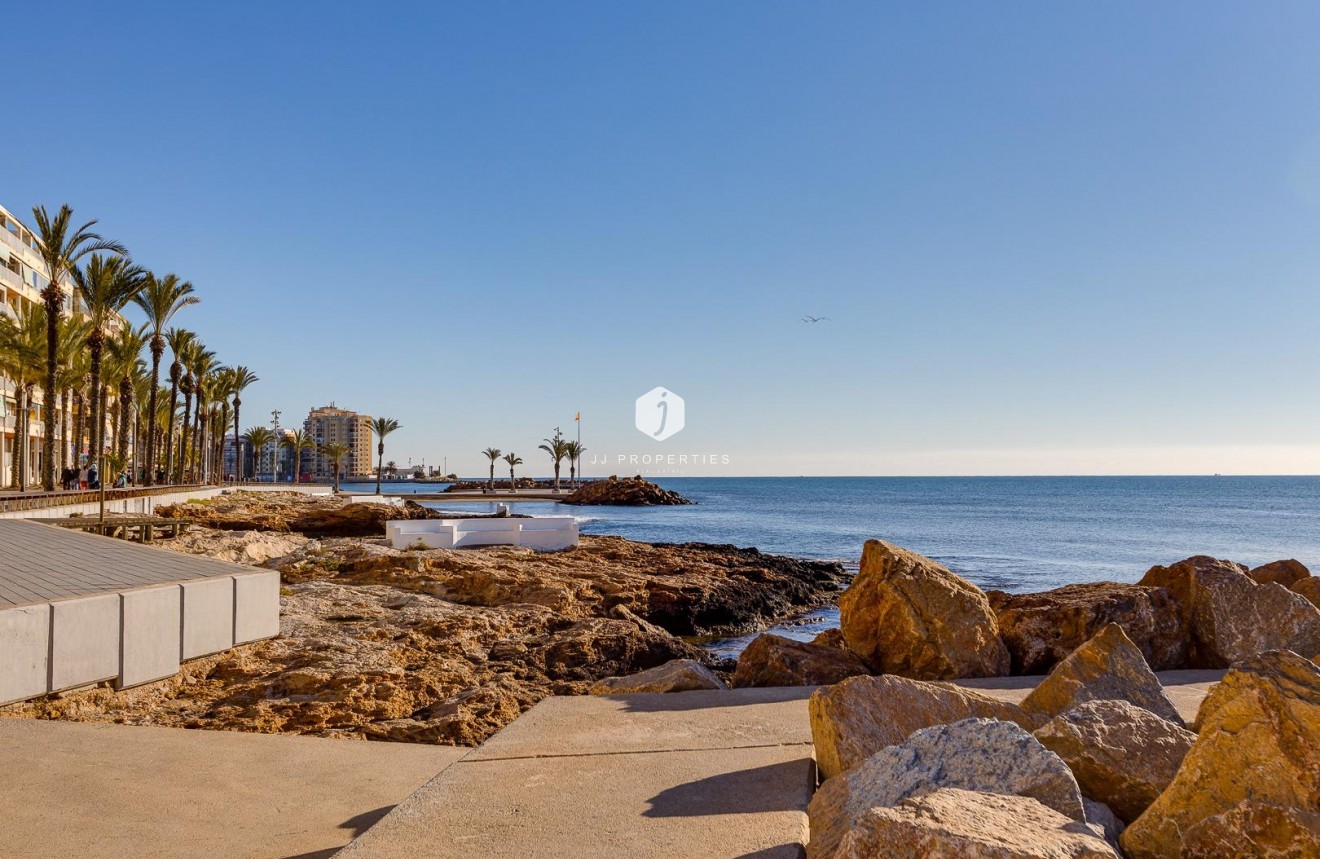 D'occasion - Appartement -
Torrevieja - Centro