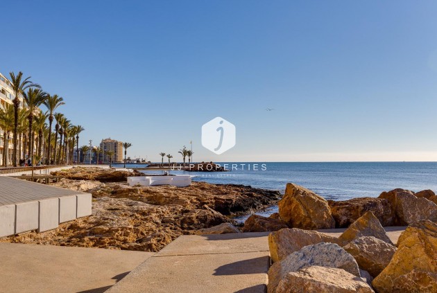 D'occasion - Appartement -
Torrevieja - Centro