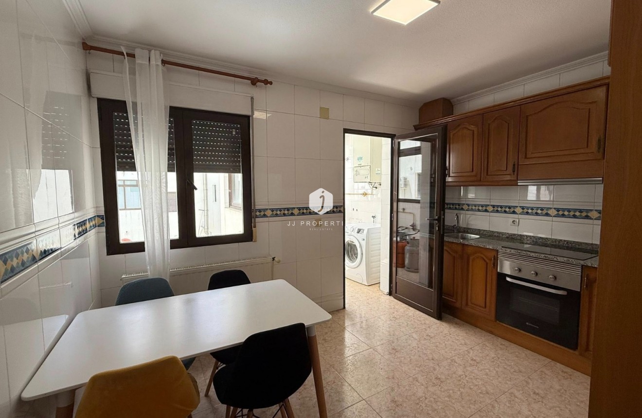 Resale - Apartment / flat -
San Miguel de Salinas - Inland