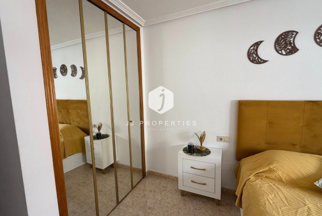 Resale - Apartment / flat -
San Miguel de Salinas - Inland