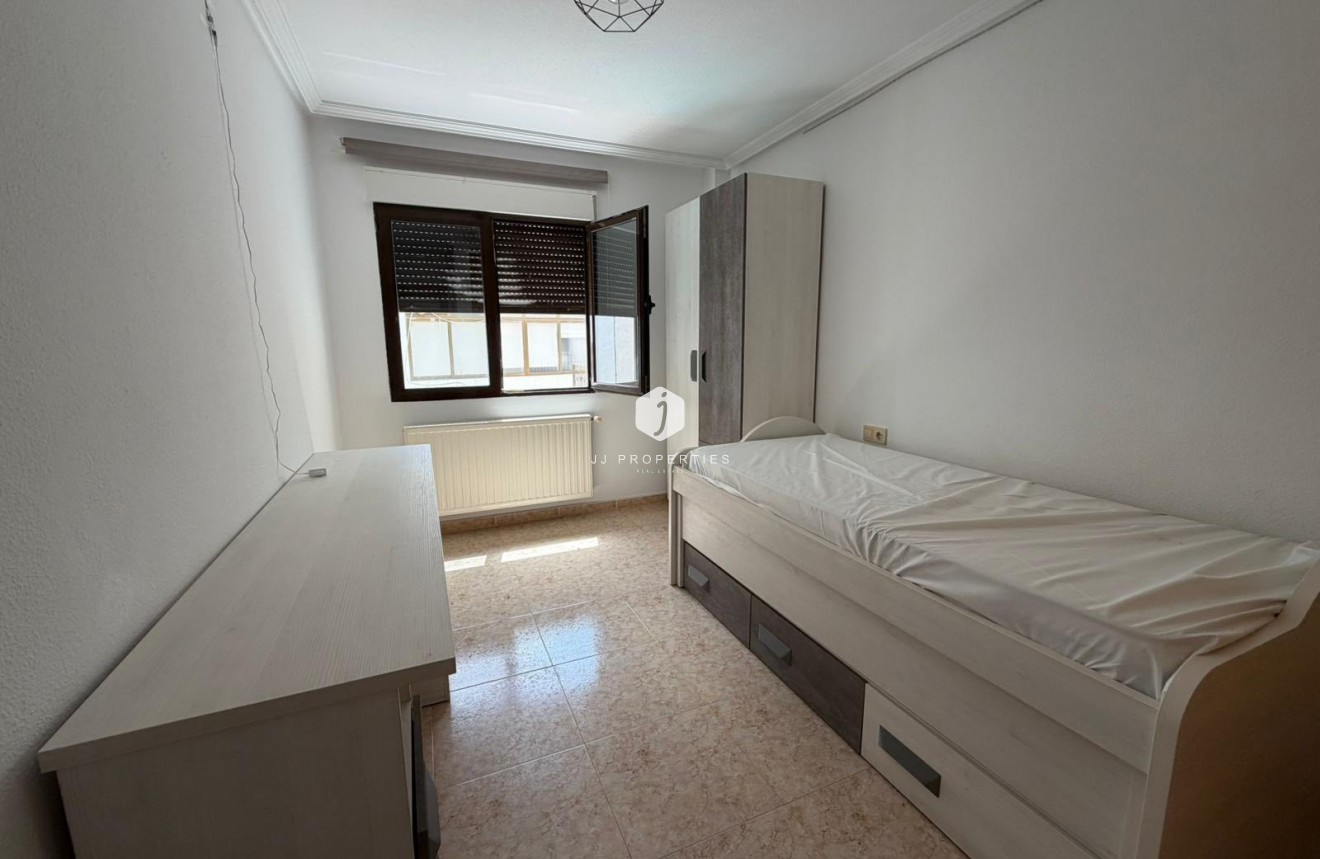 Resale - Apartment / flat -
San Miguel de Salinas - Inland