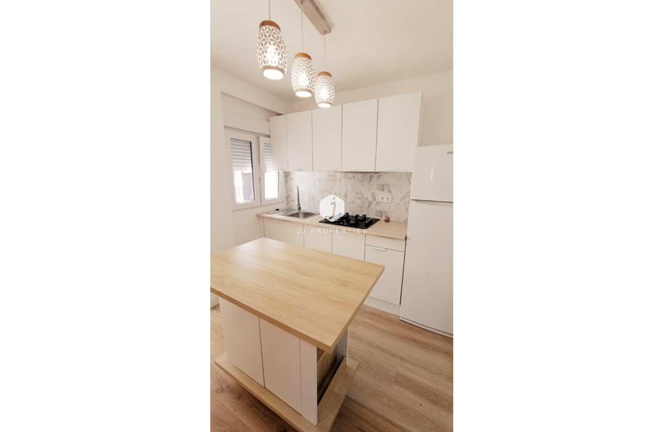 D'occasion - Appartement -
Torrevieja - Centro