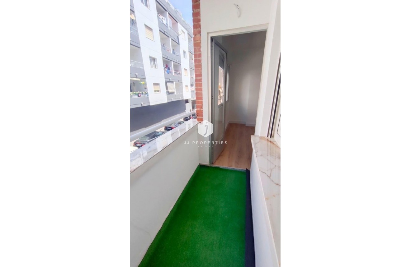D'occasion - Appartement -
Torrevieja - Centro