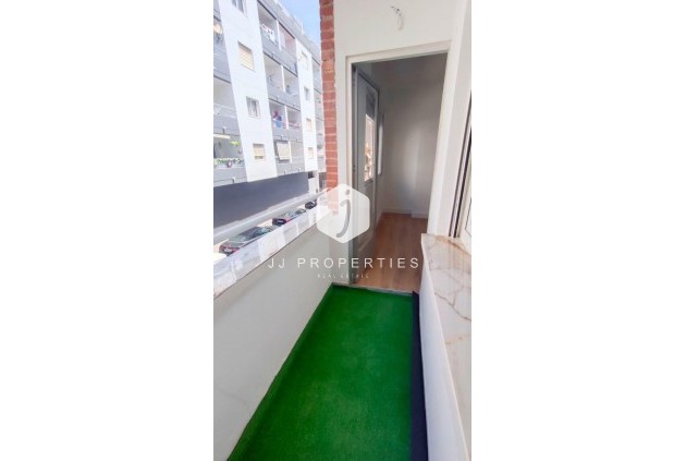 D'occasion - Appartement -
Torrevieja - Centro