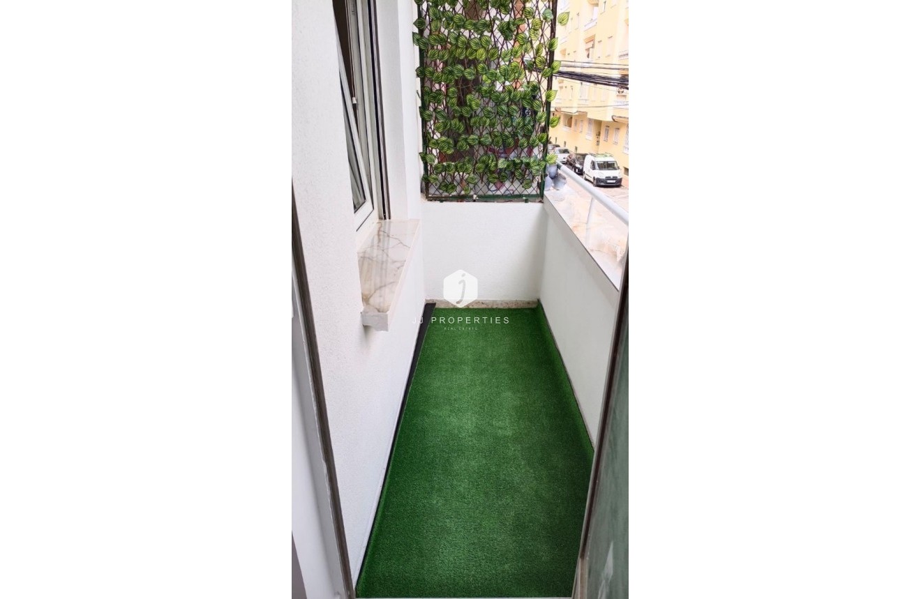 D'occasion - Appartement -
Torrevieja - Centro