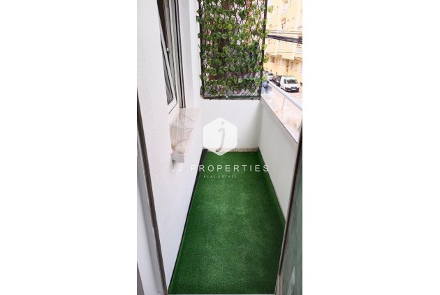 D'occasion - Appartement -
Torrevieja - Centro