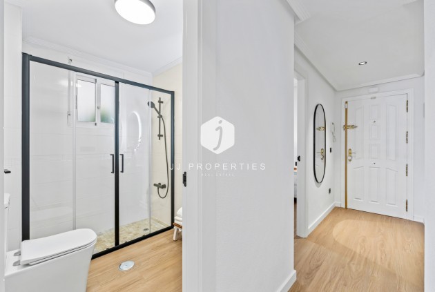 Resale - Apartment / flat -
Playa Flamenca - Costa Blanca