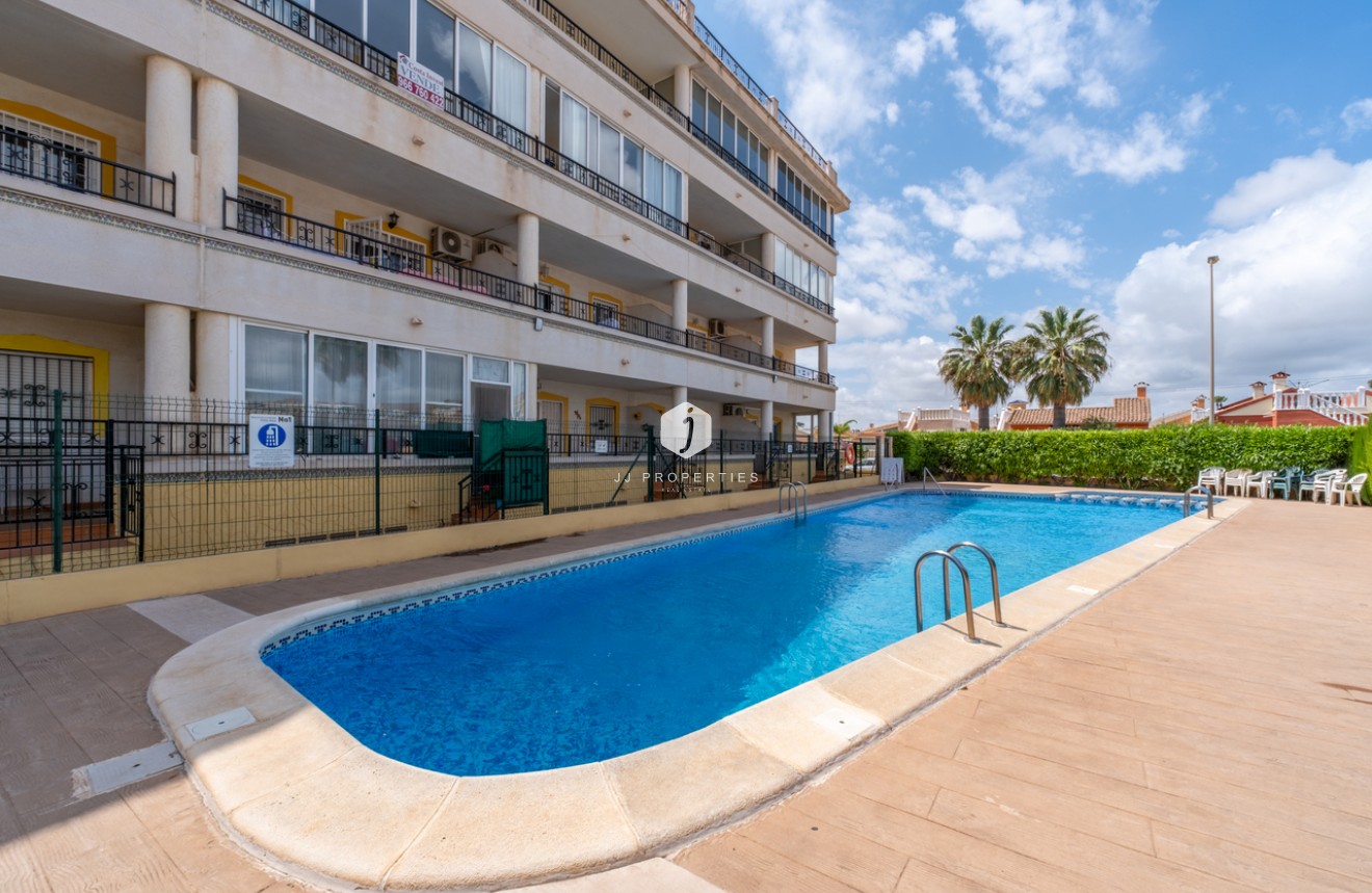 Resale - Apartment / flat -
Playa Flamenca - Costa Blanca