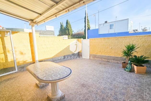 Segunda mano - Chalet -
Torrevieja - El Limonar