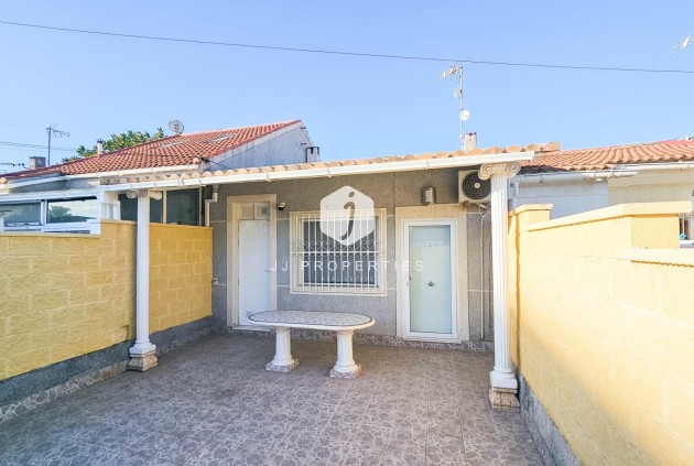 Segunda mano - Chalet -
Torrevieja - El Limonar