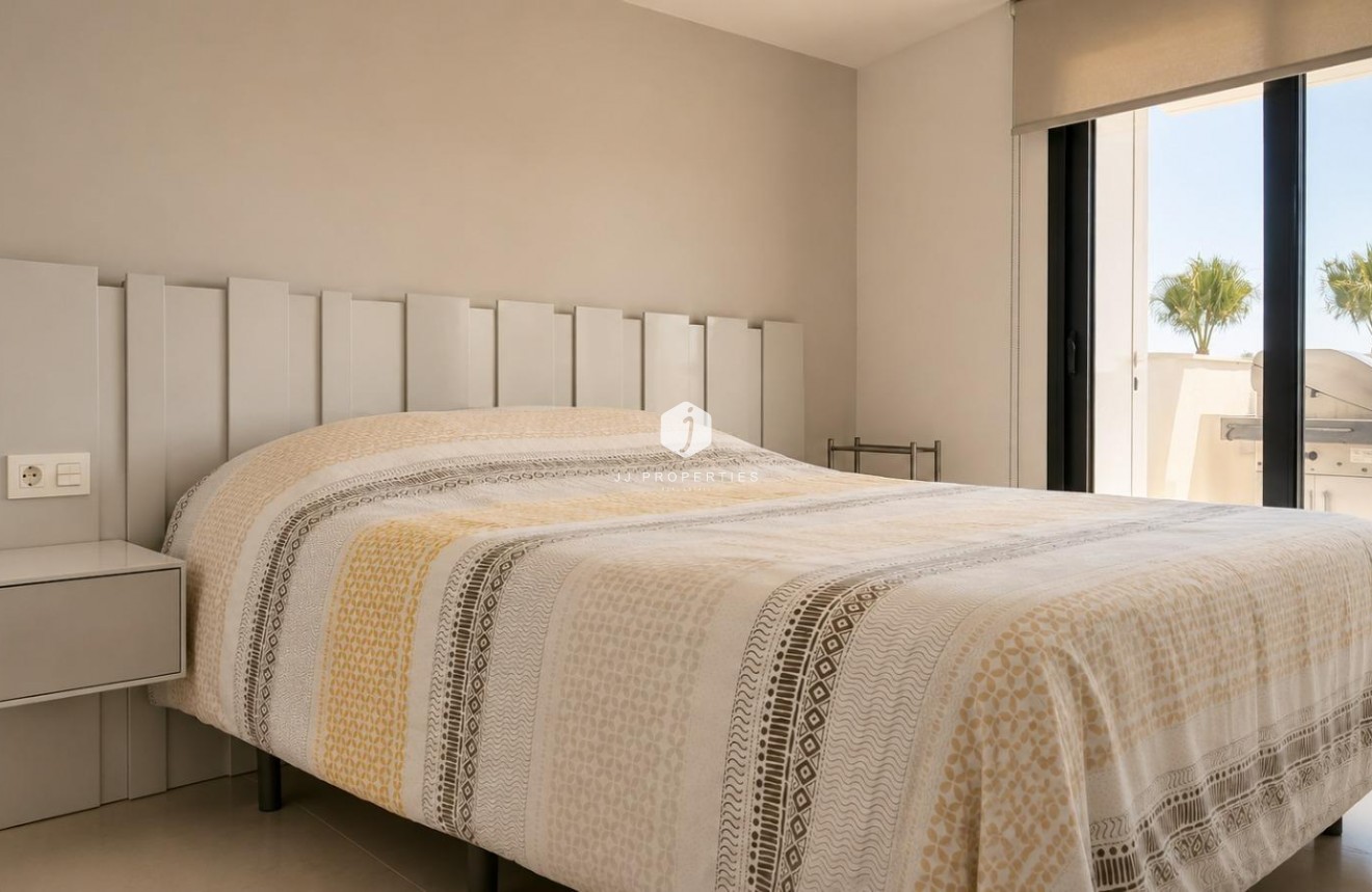 Segunda mano - Apartamento / piso -
Orihuela Costa - PAU 8