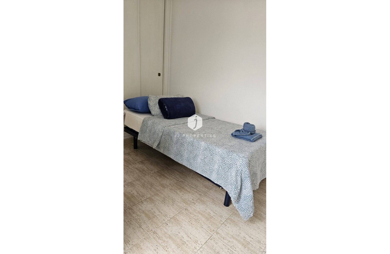 Z drugiej ręki - Daszek -
Torrevieja - Acequion