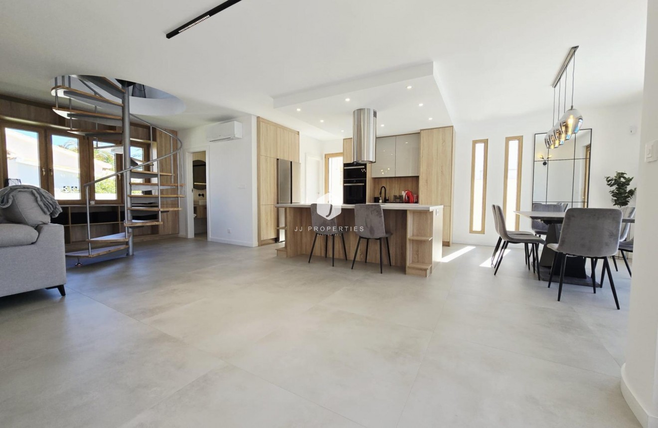 D'occasion - Villa -
Orihuela Costa - Cabo Roig