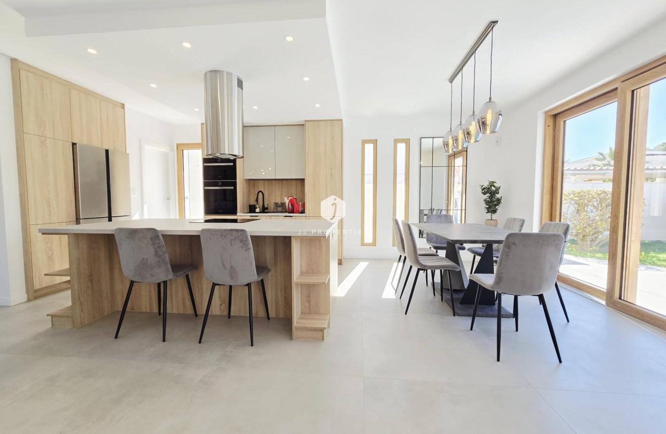 D'occasion - Villa -
Orihuela Costa - Cabo Roig