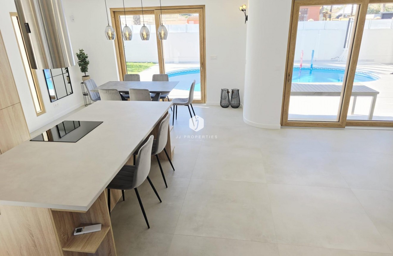 D'occasion - Villa -
Orihuela Costa - Cabo Roig