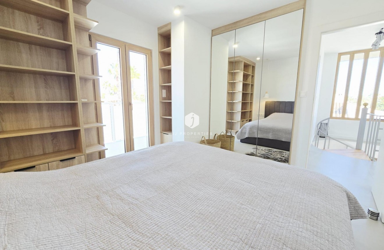 D'occasion - Villa -
Orihuela Costa - Cabo Roig