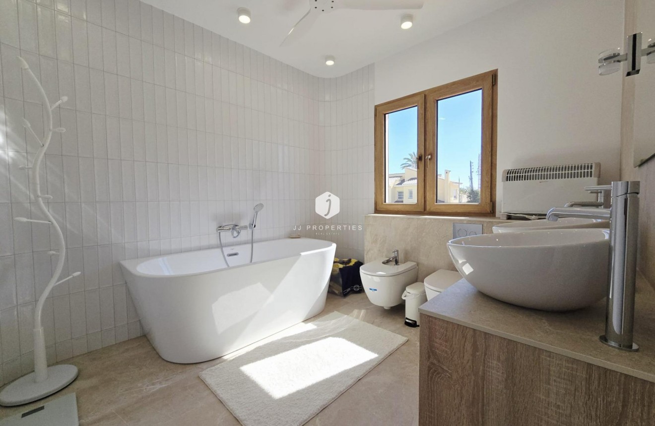 D'occasion - Villa -
Orihuela Costa - Cabo Roig