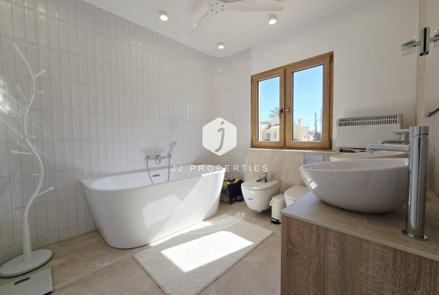 D'occasion - Villa -
Orihuela Costa - Cabo Roig