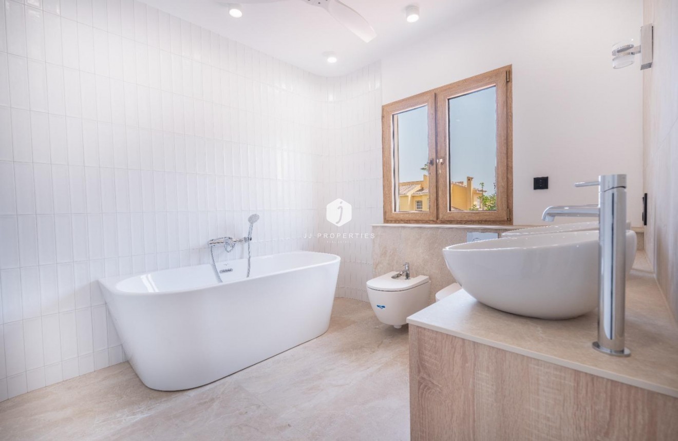 D'occasion - Villa -
Orihuela Costa - Cabo Roig