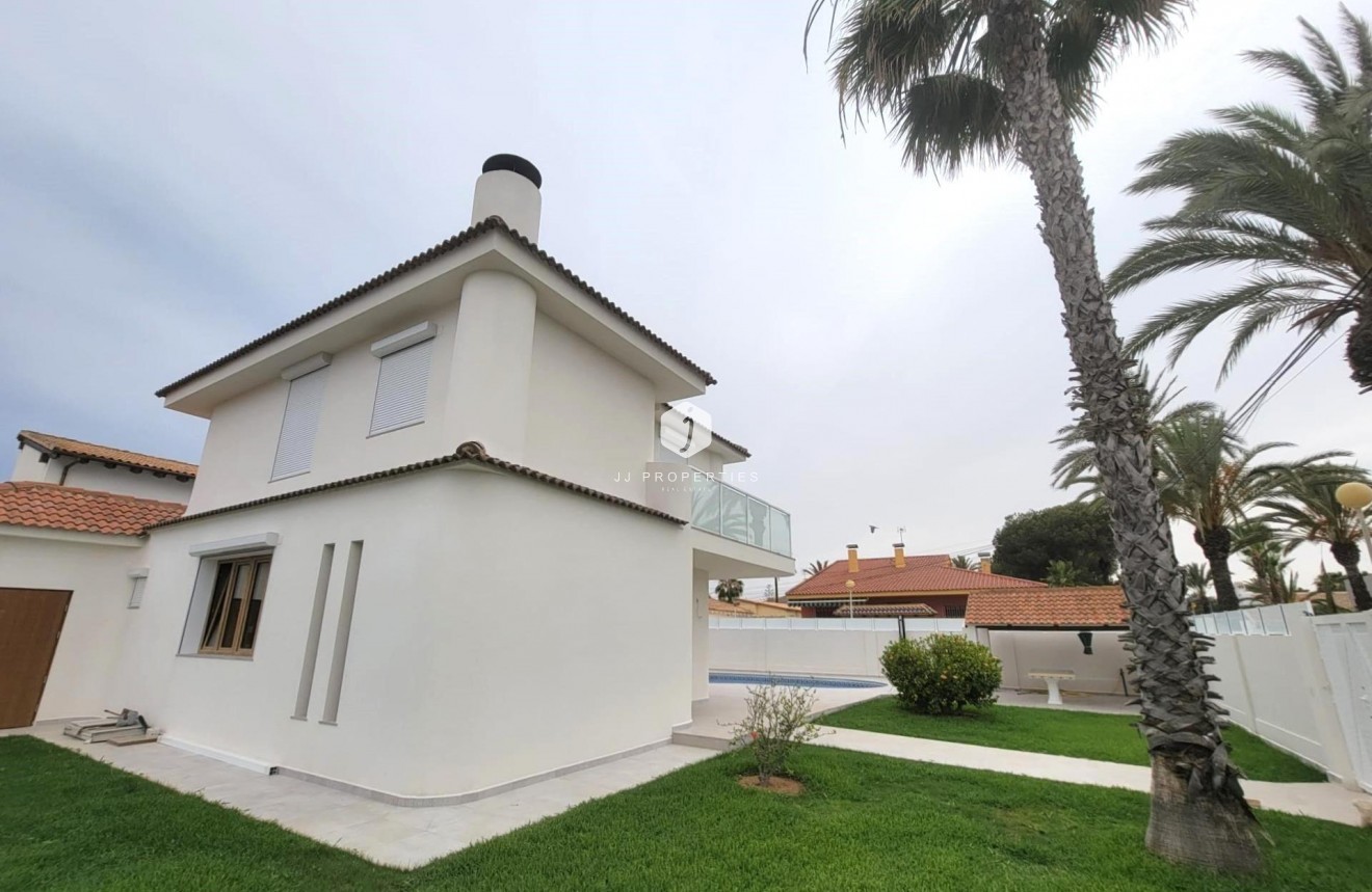 D'occasion - Villa -
Orihuela Costa - Cabo Roig