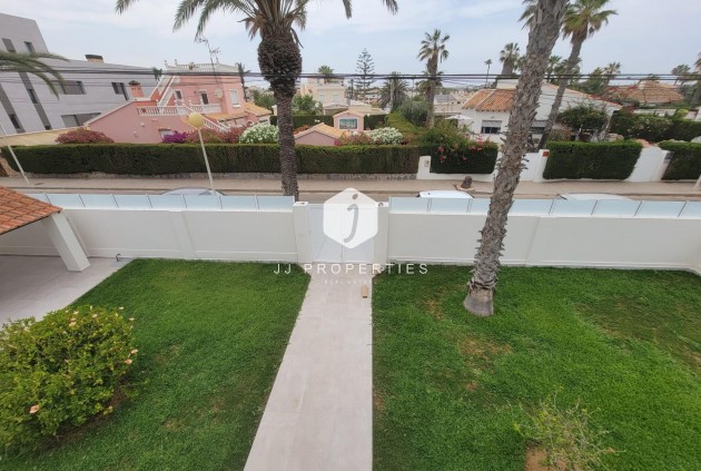 D'occasion - Villa -
Orihuela Costa - Cabo Roig