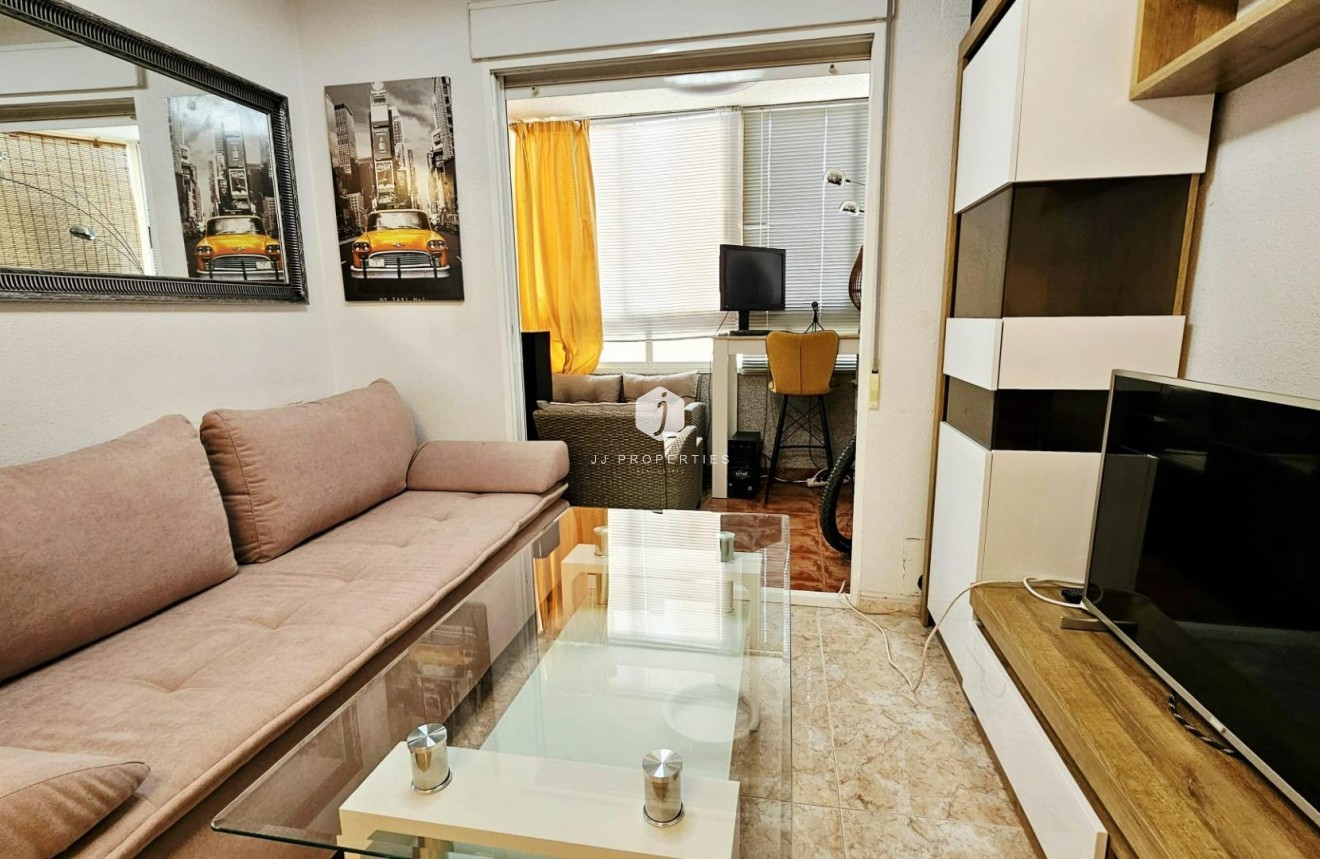 Tweedehands - Appartement / flat -
Torrevieja - Nueva Torrevieja