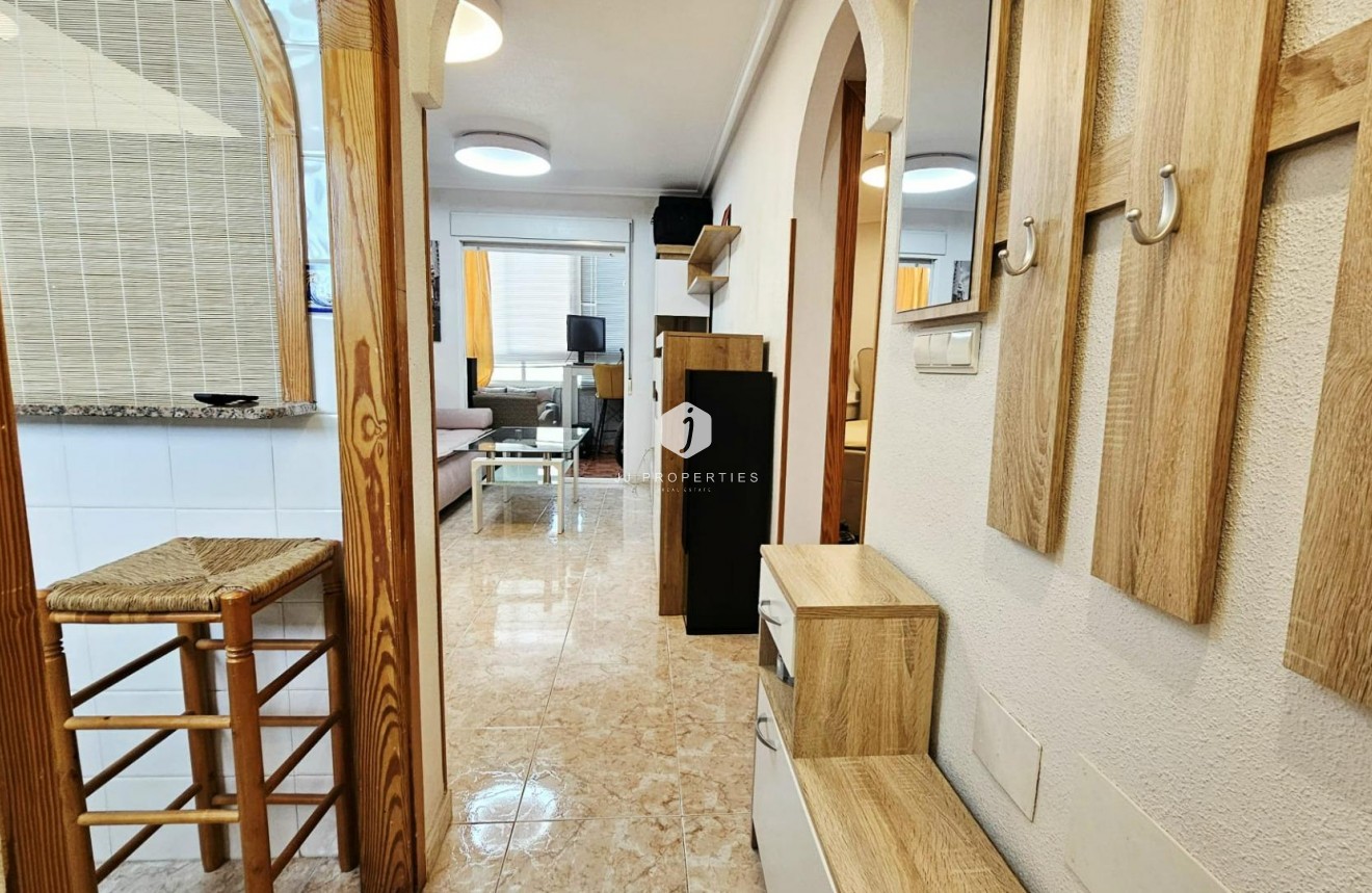 Tweedehands - Appartement / flat -
Torrevieja - Nueva Torrevieja