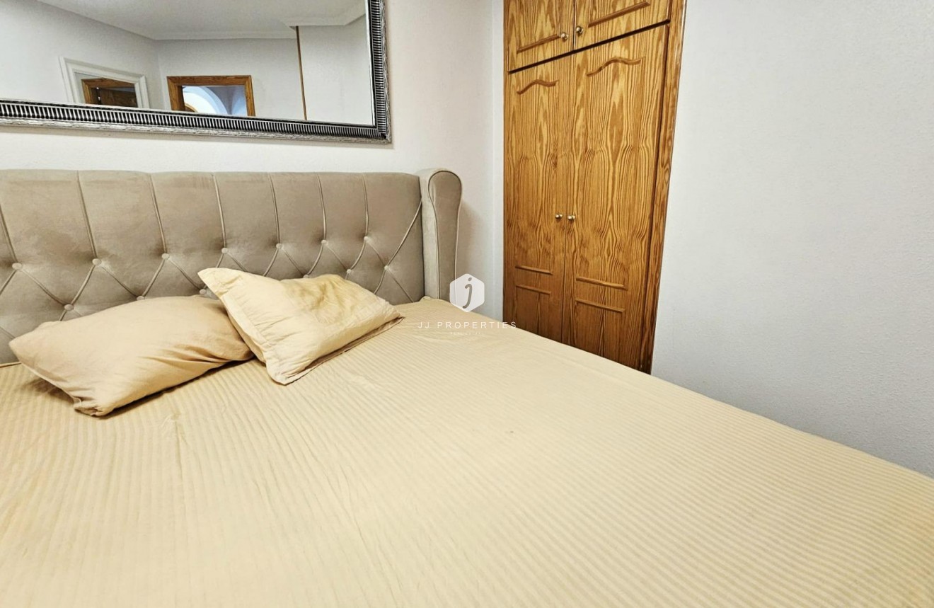 Tweedehands - Appartement / flat -
Torrevieja - Nueva Torrevieja