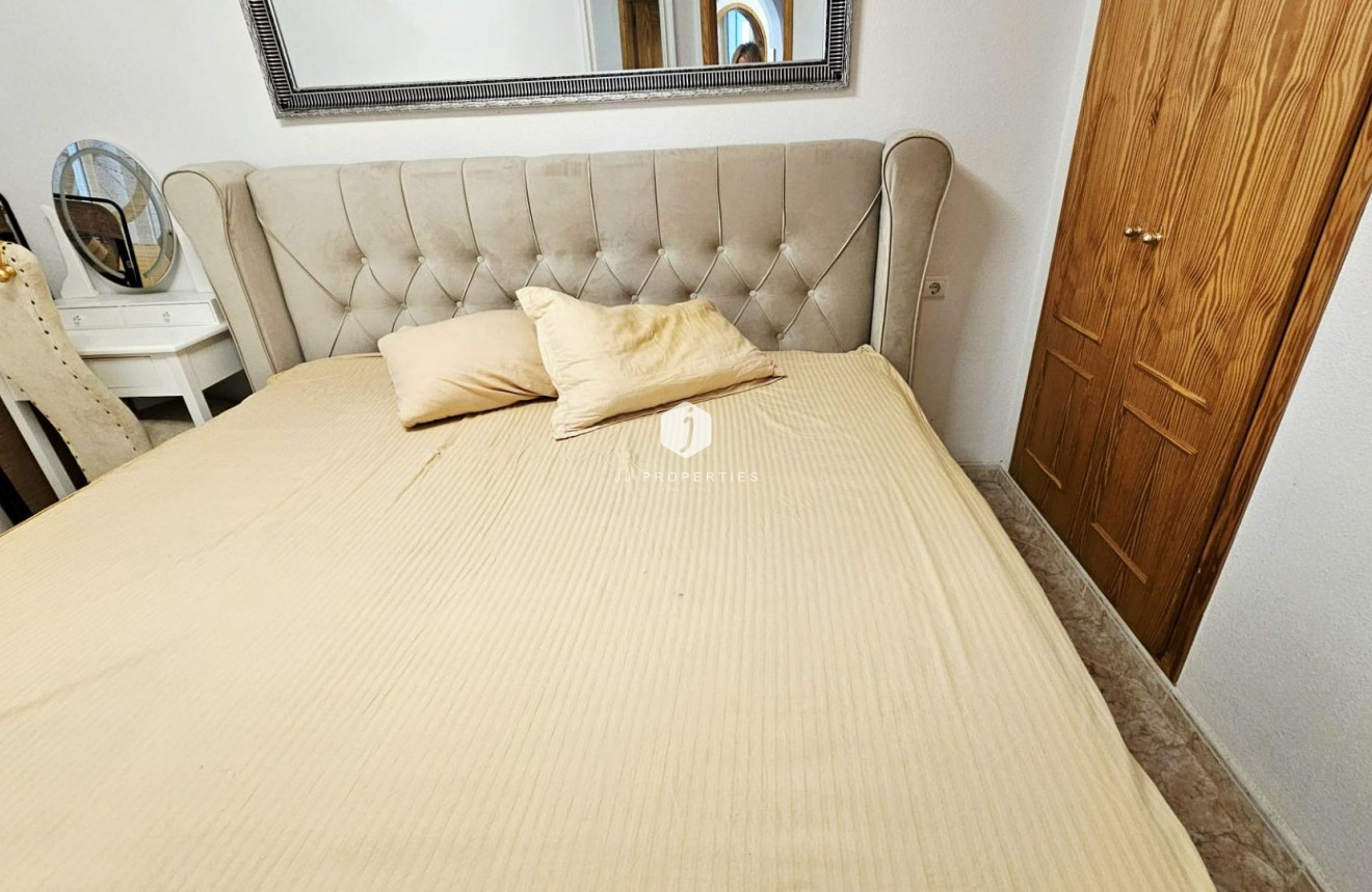 Tweedehands - Appartement / flat -
Torrevieja - Nueva Torrevieja