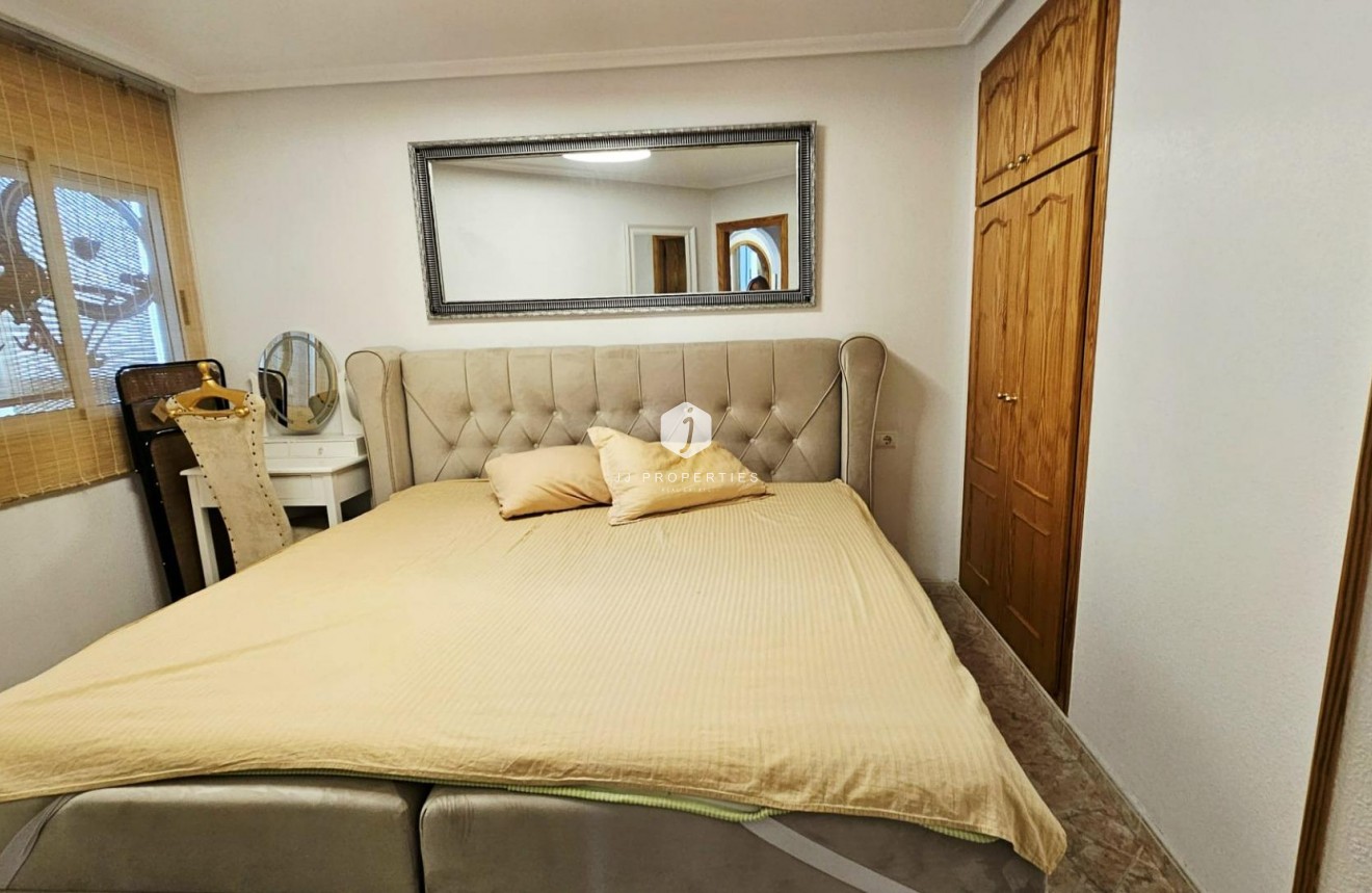 Tweedehands - Appartement / flat -
Torrevieja - Nueva Torrevieja
